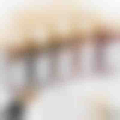 Deco Haus Σετ 12 βάζα μπαχαρικών με καπάκια από μπαμπού - ετικέτες, χωνί, πινέλο, μαρκαδόρος - ταιριάζει σε ράφια μπαχαρικών με 4 ράφια - βάζα αποθήκευσης και διανομής 120 ml, 10,5 x 4,3 cm